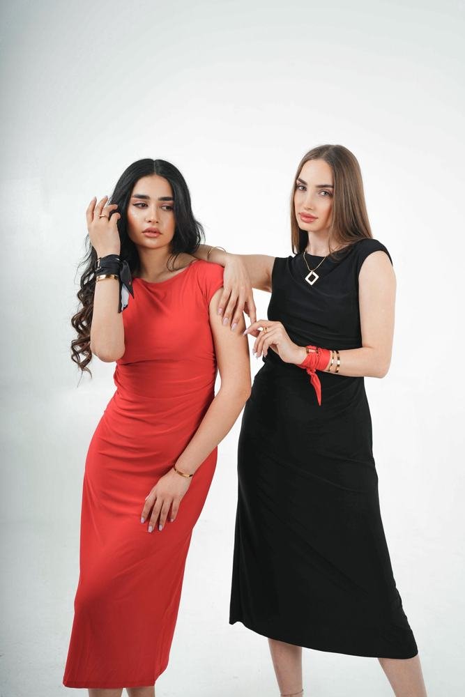 Две модели в украшениях Hogis